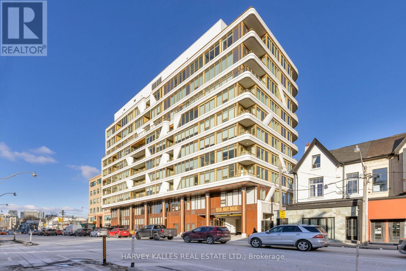 Listing photo of 805 - 151 AVENUE ROAD