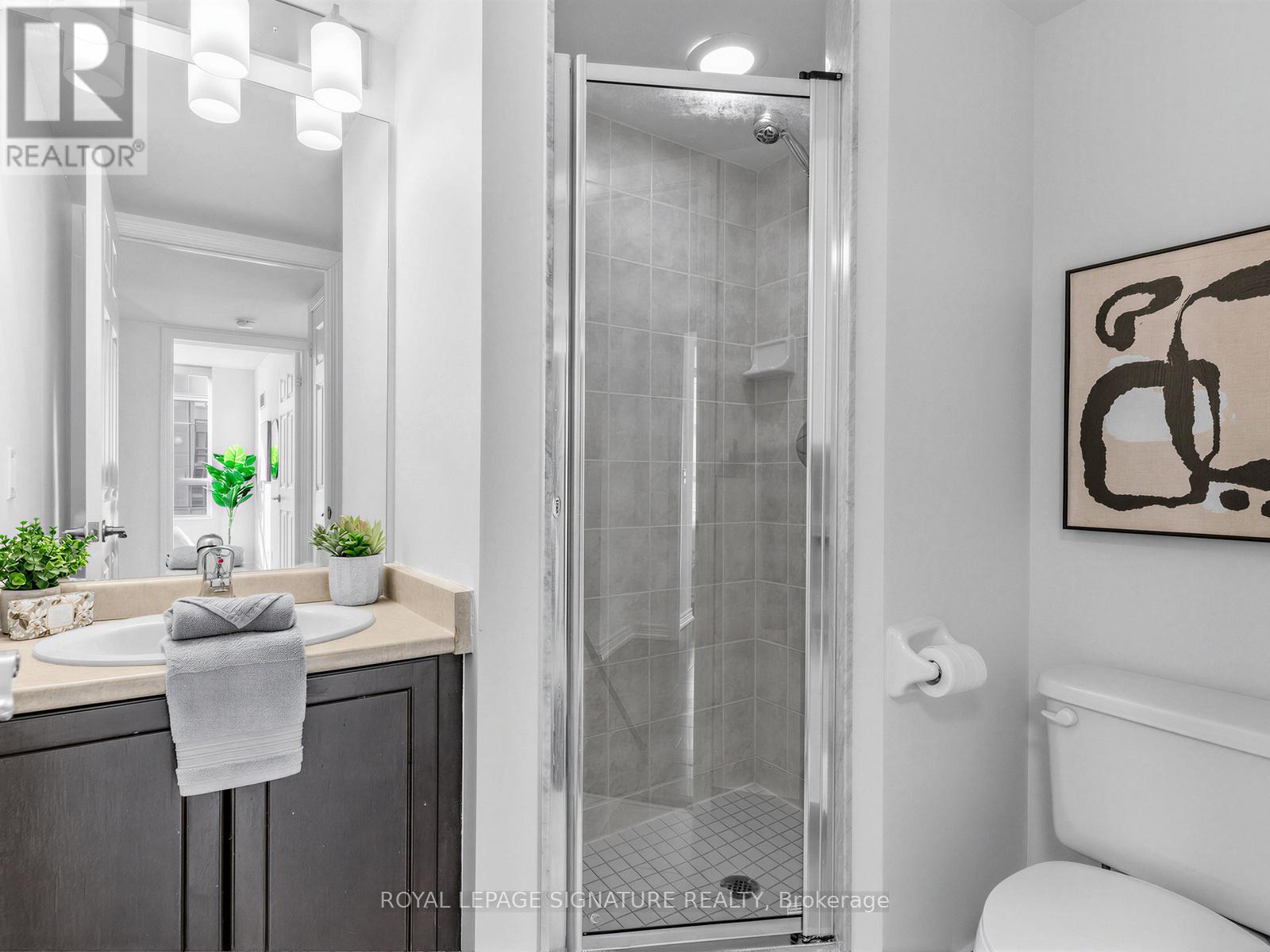 #3906 30 GRAND TRUNK CRESCENT - 5