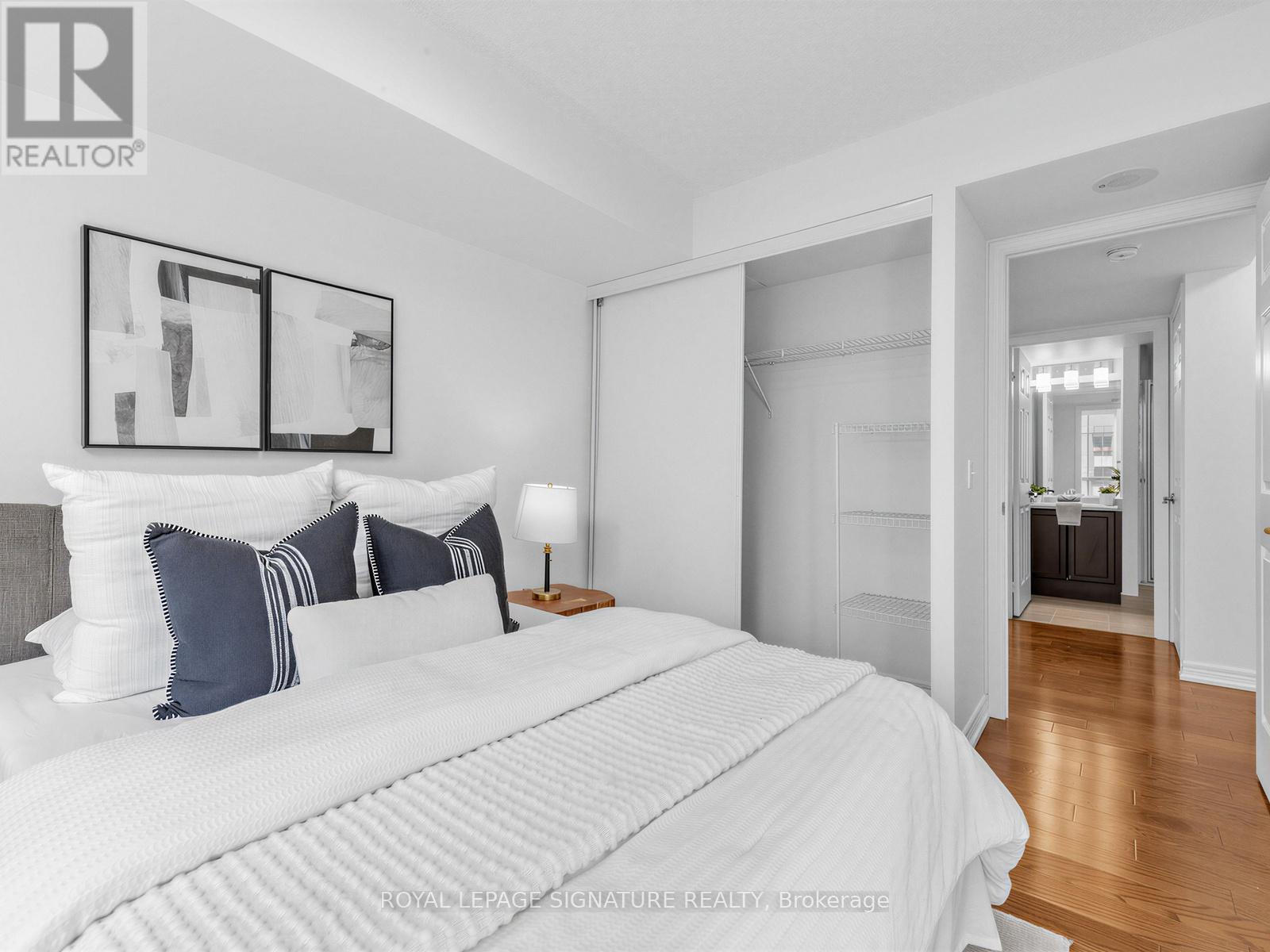 #3906 30 GRAND TRUNK CRESCENT - 7