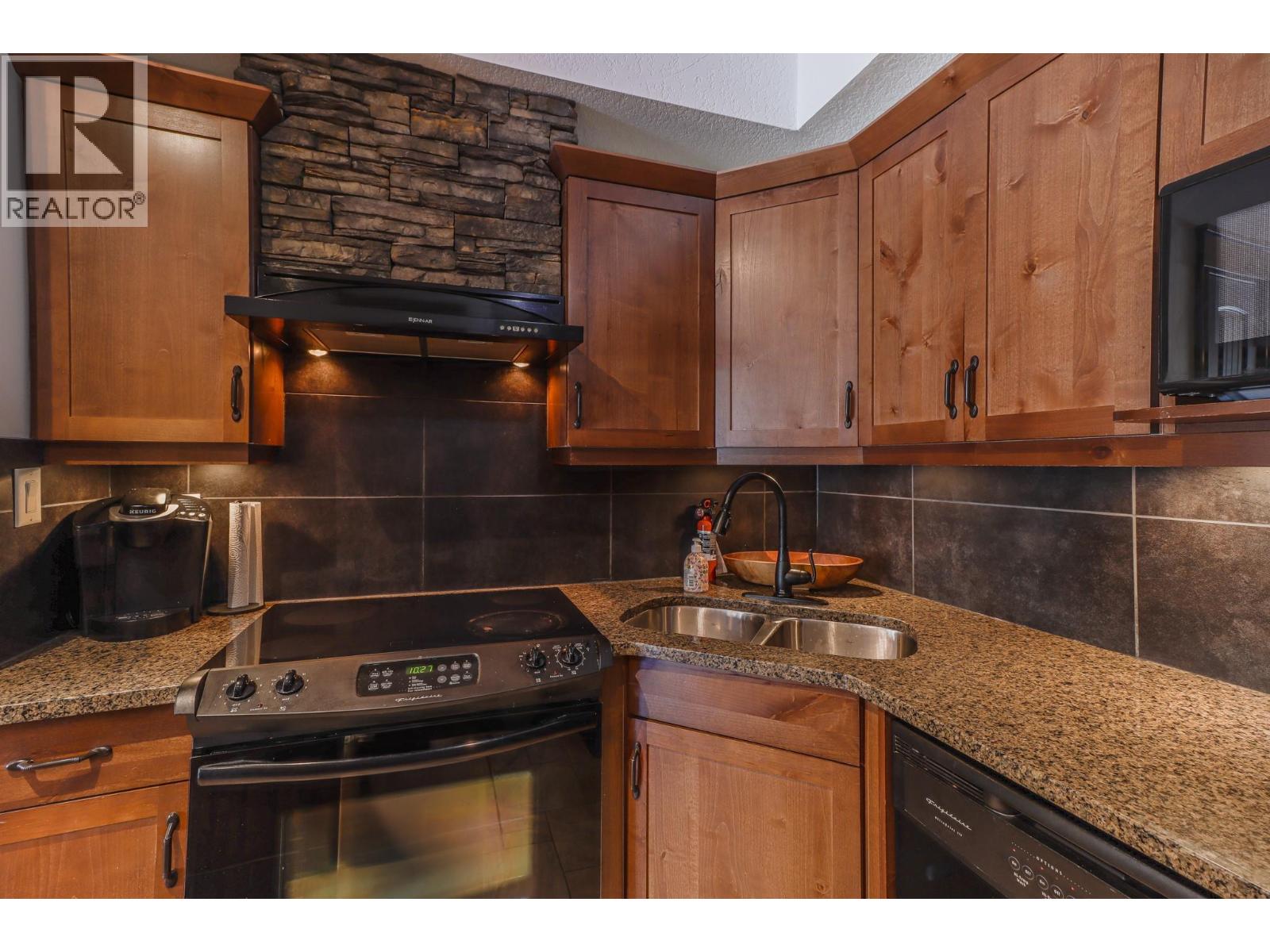 #2112 7495 COLUMBIA Avenue - 15