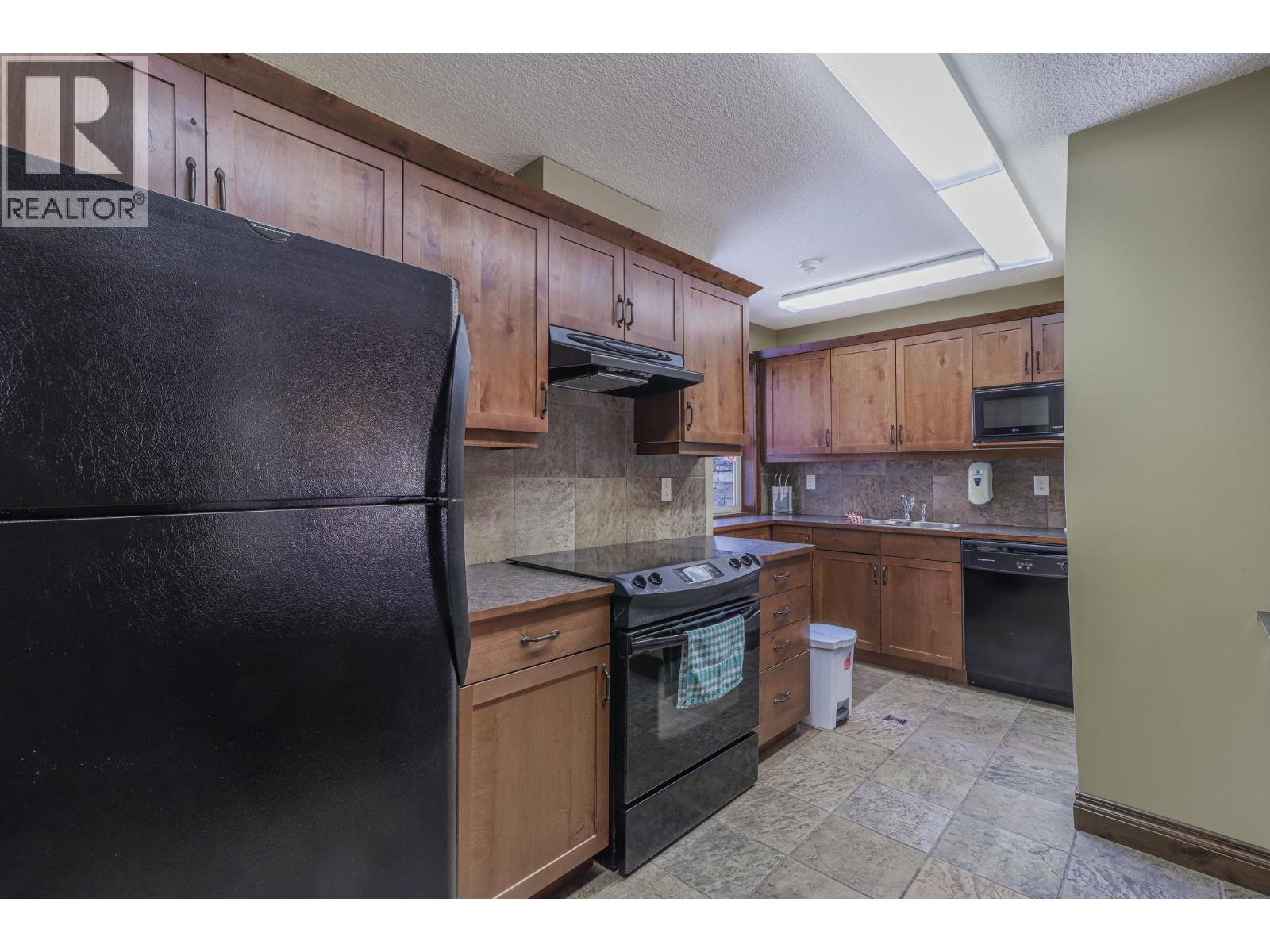 7495 COLUMBIA Avenue Unit# 2112, Radium Hot Springs