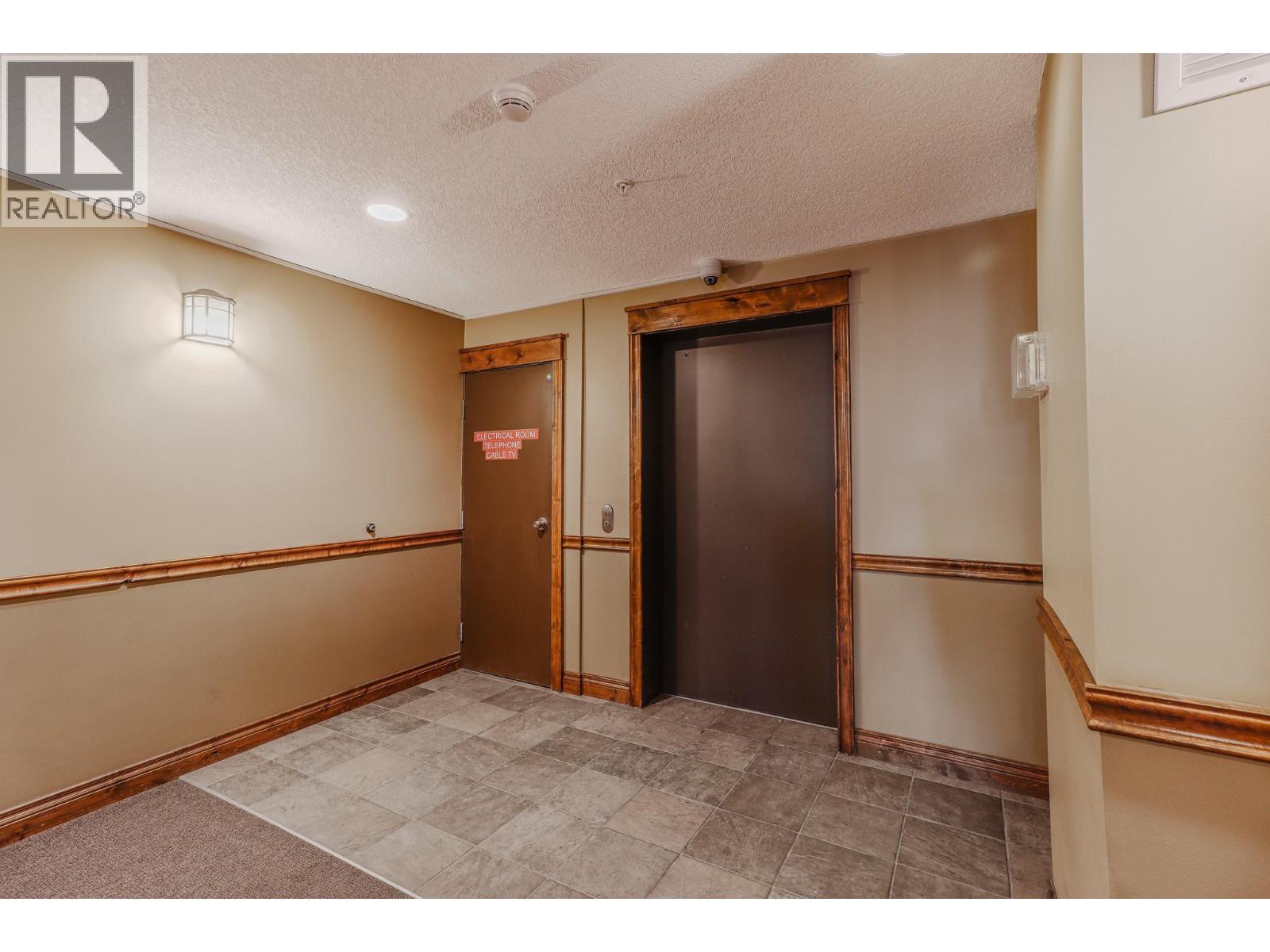 #2112 7495 COLUMBIA Avenue - 34