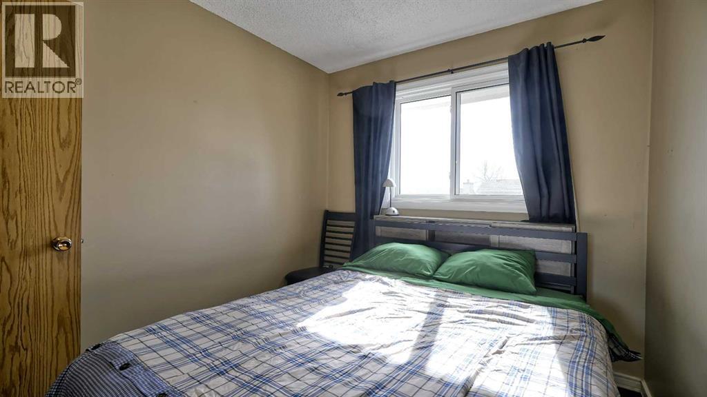 Single Family House for Sale in  Riverbirch Road SE Riverbend Calgary 