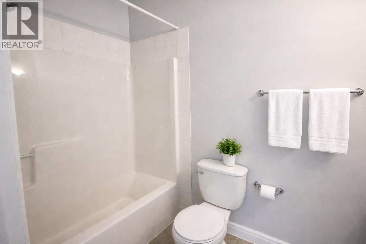 3011 SOUTH MAIN Street Unit# 101, Penticton