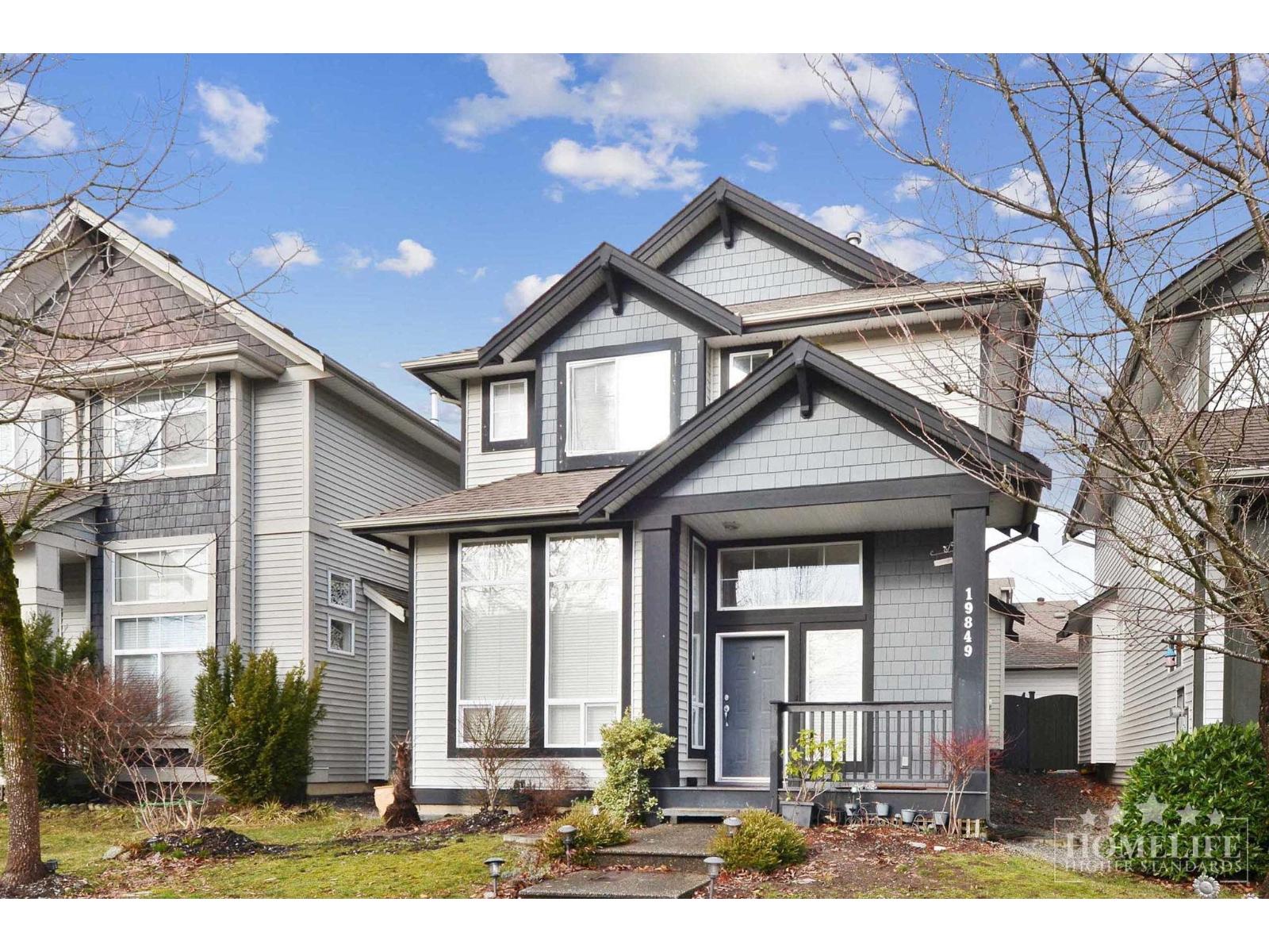 House 19849 69B Avenue - photo 2