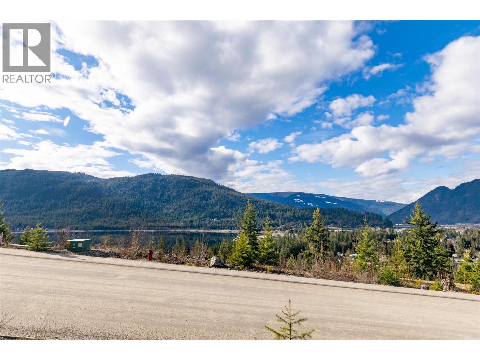  279 Bayview Drive, Sicamous