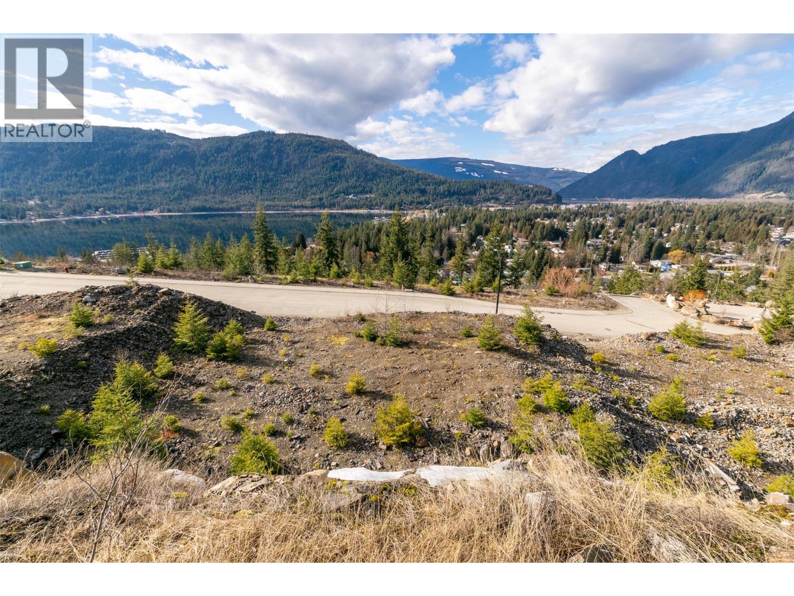  279 Bayview Drive, Sicamous