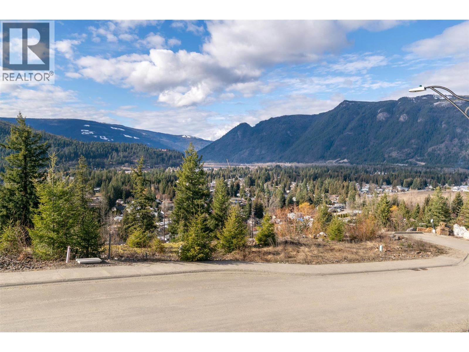  279 Bayview Drive, Sicamous