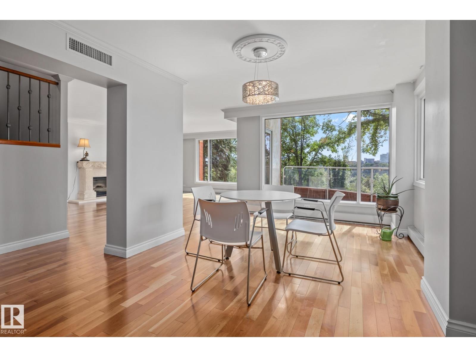 #202 10010 119 ST NW - 12