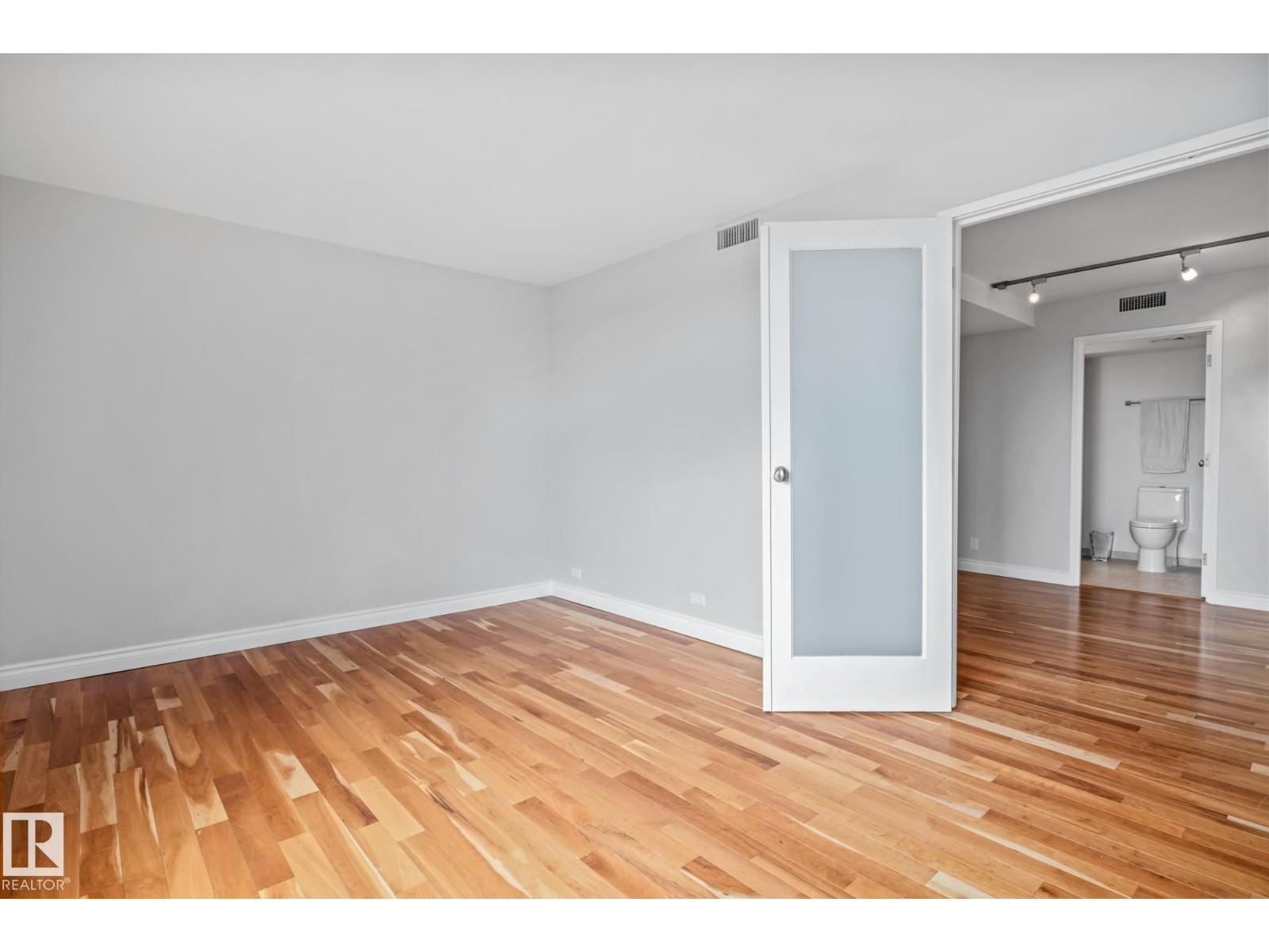 #202 10010 119 ST NW, Edmonton