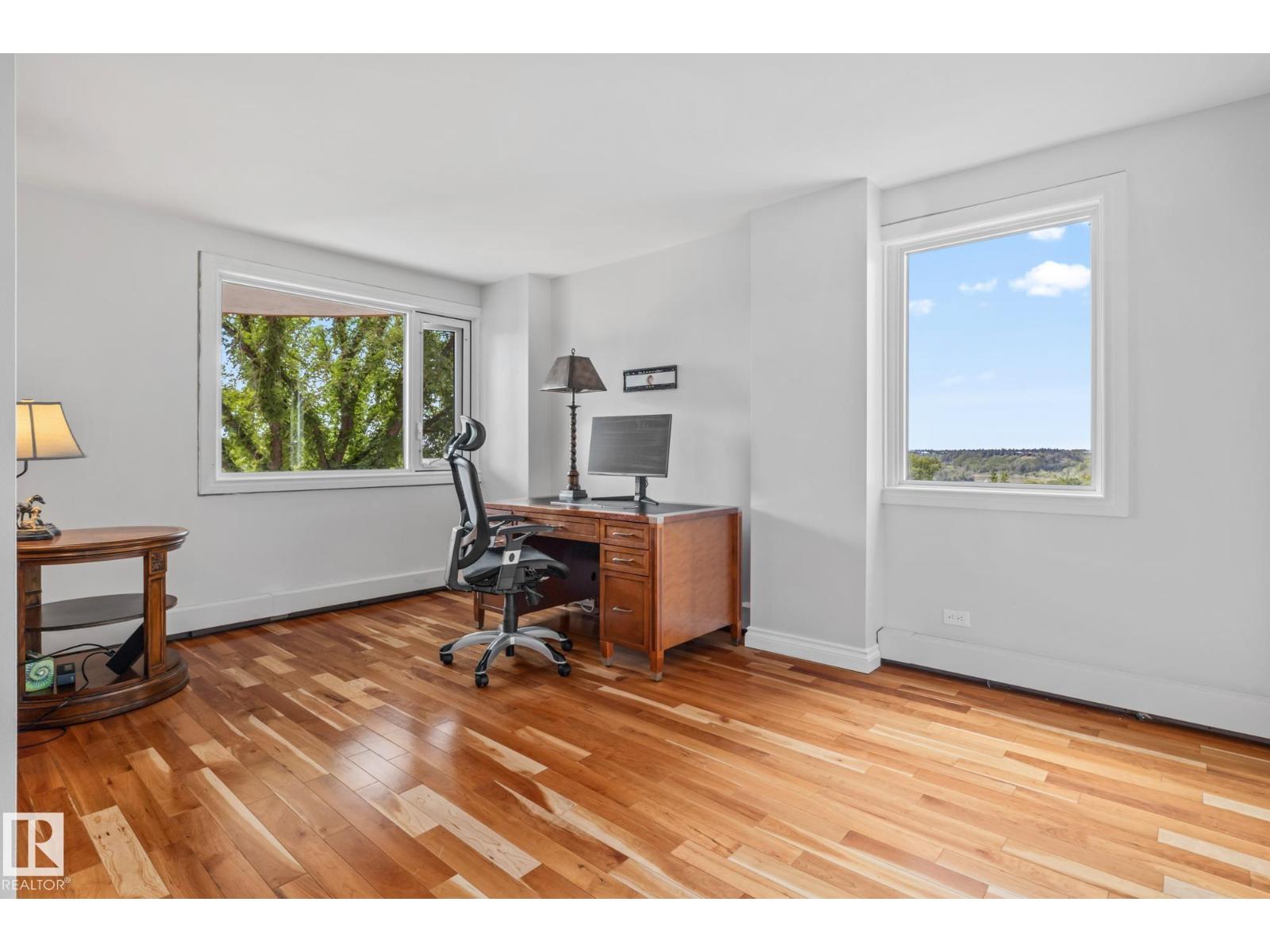 #202 10010 119 ST NW - 35