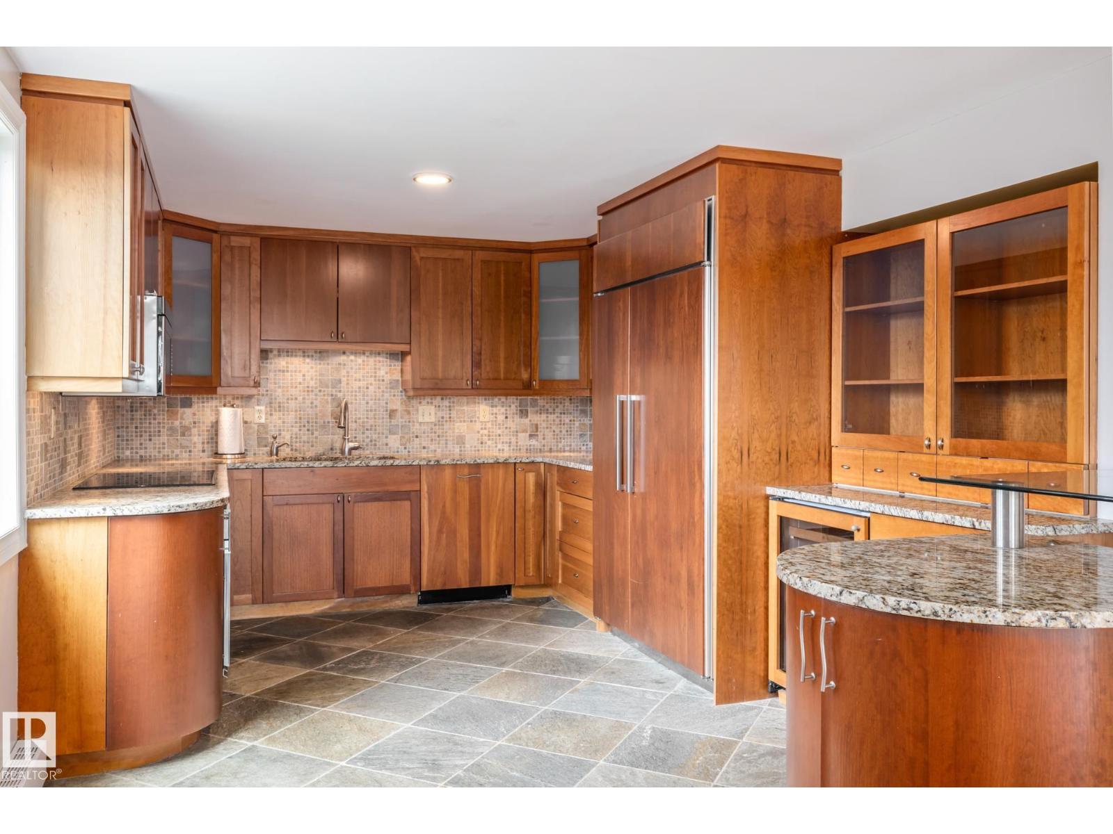 #202 10010 119 ST NW - 7