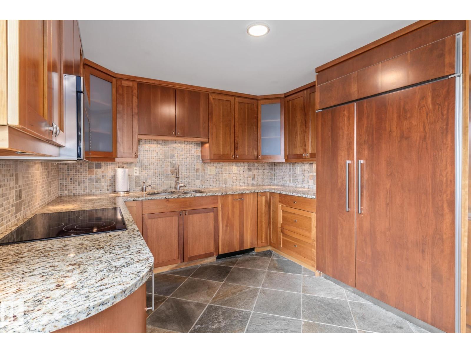 #202 10010 119 ST NW - 8