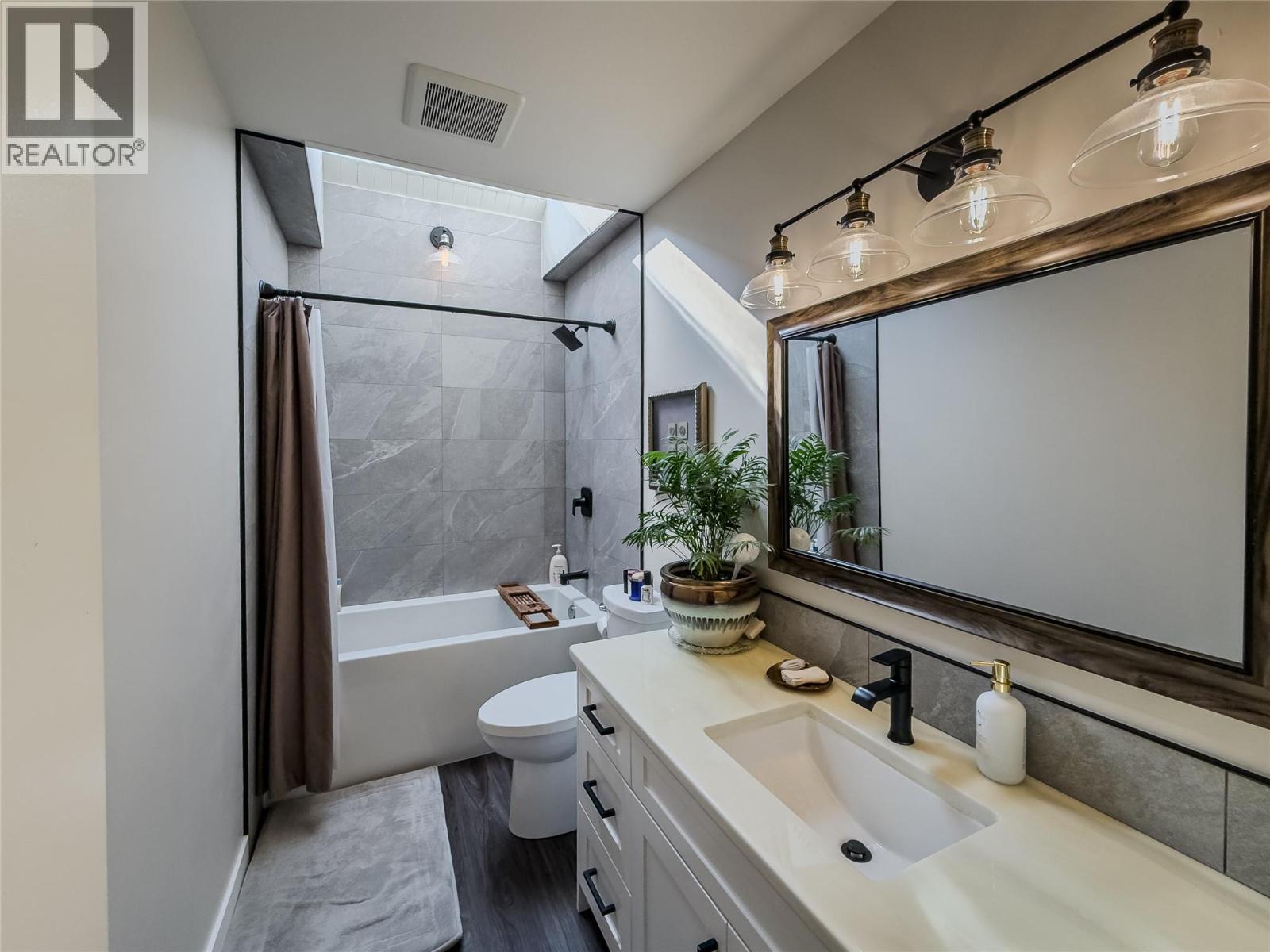 2485 Valleyview Drive, Kamloops