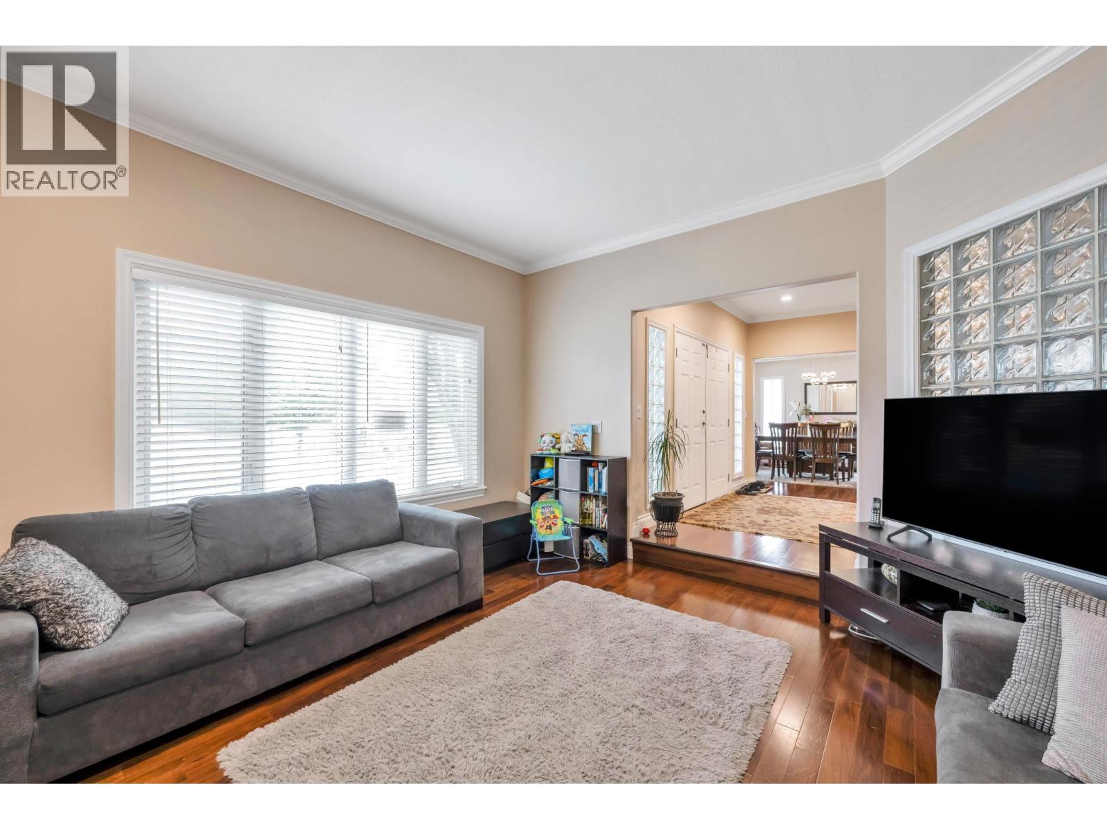 6271 ARLINGTON STREET, Vancouver