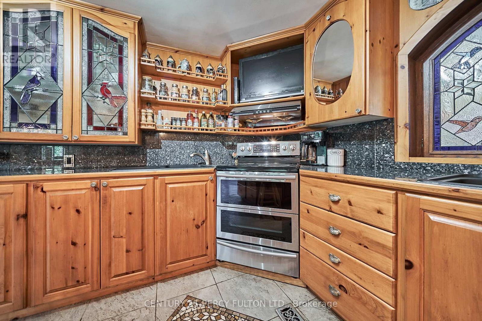 2733 TAUNTON ROAD - 38