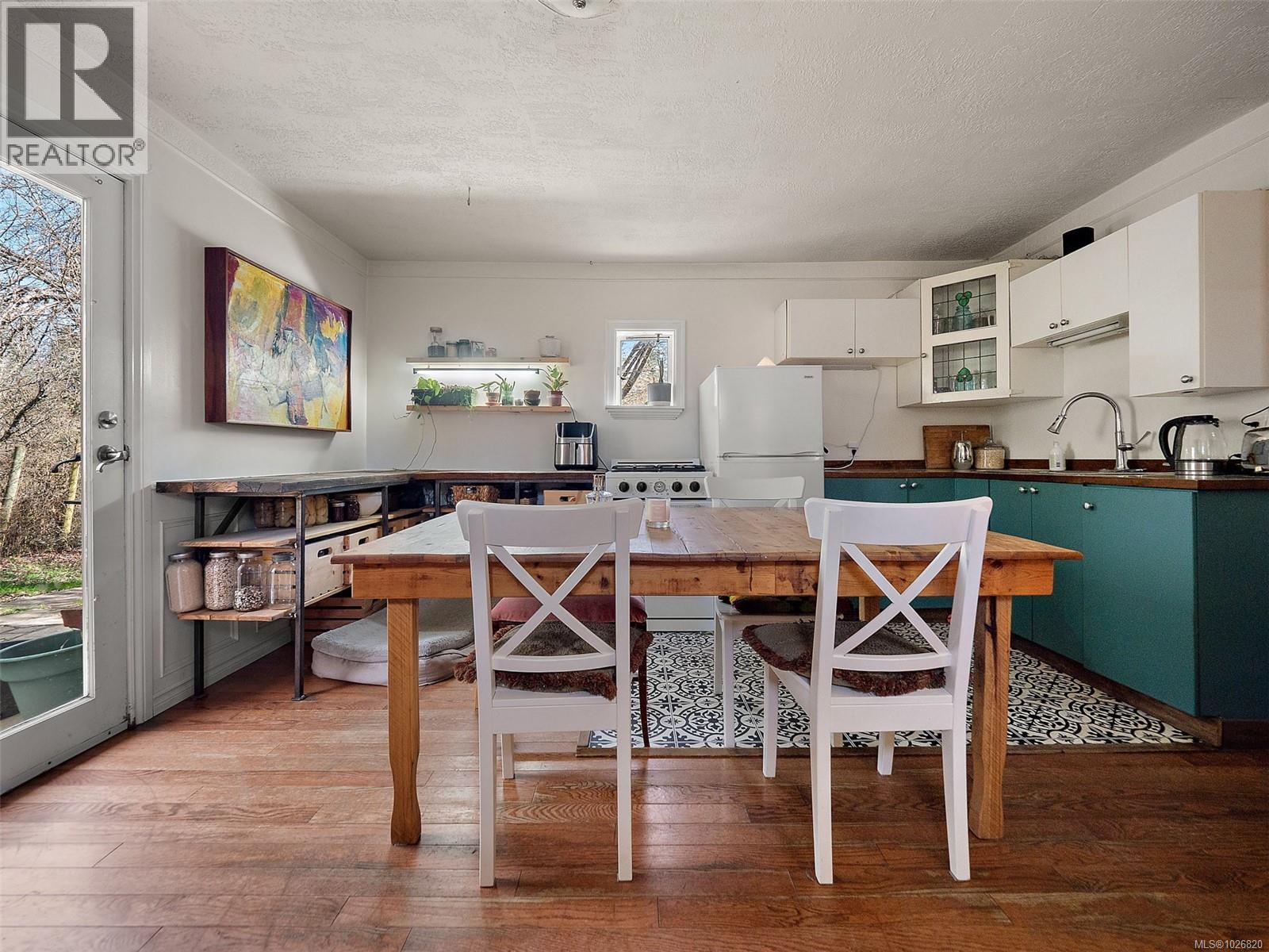  476 Quayle Road, Saanich