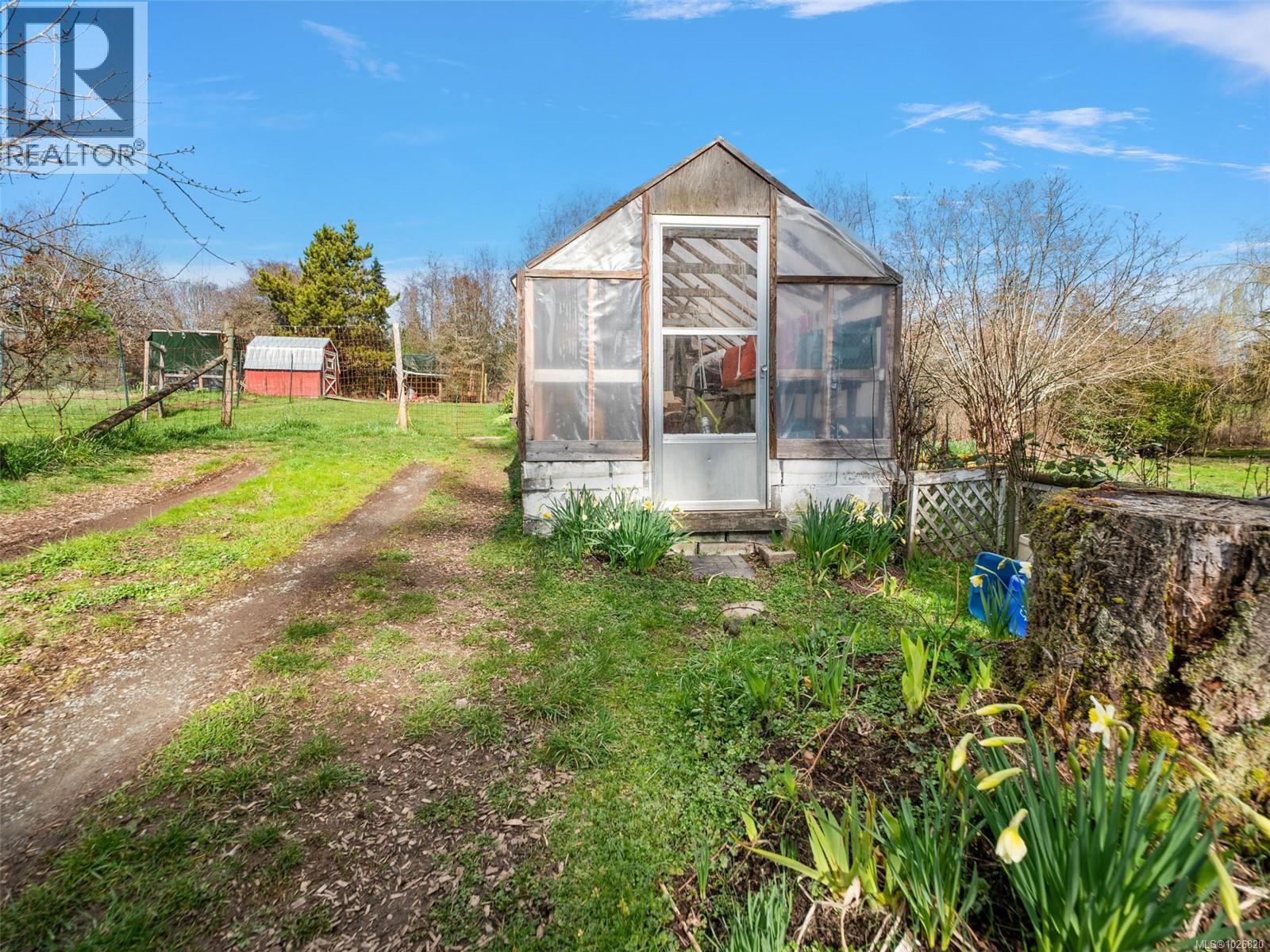  476 Quayle Road, Saanich