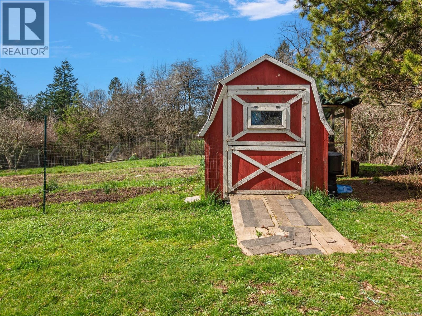  476 Quayle Road, Saanich