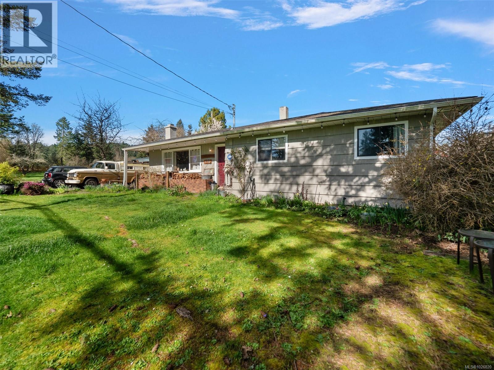  476 Quayle Road, Saanich