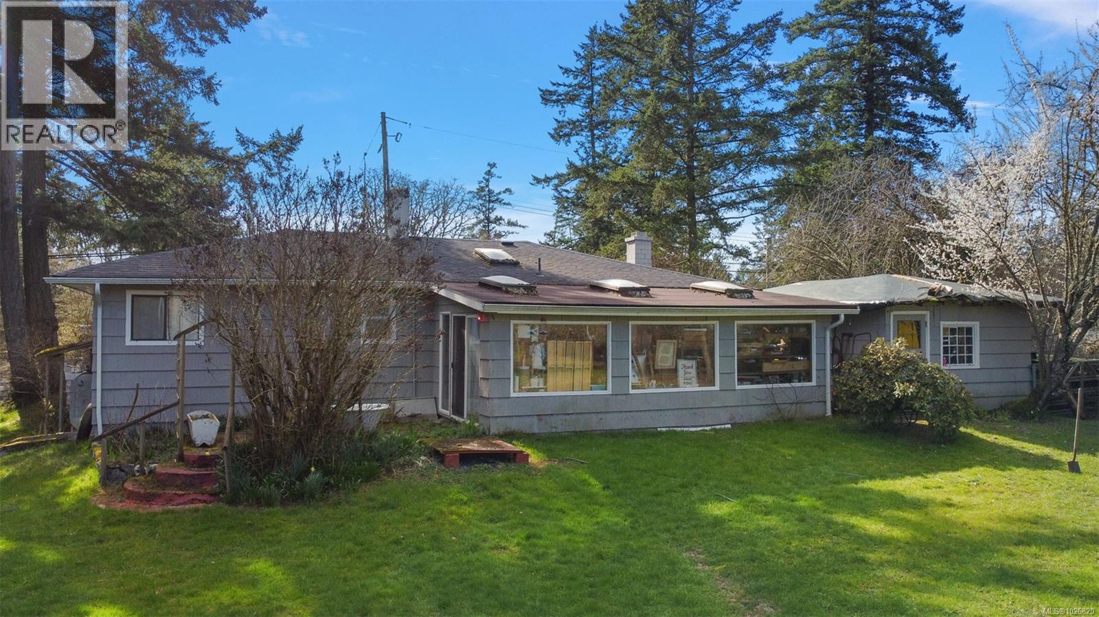  476 Quayle Road, Saanich