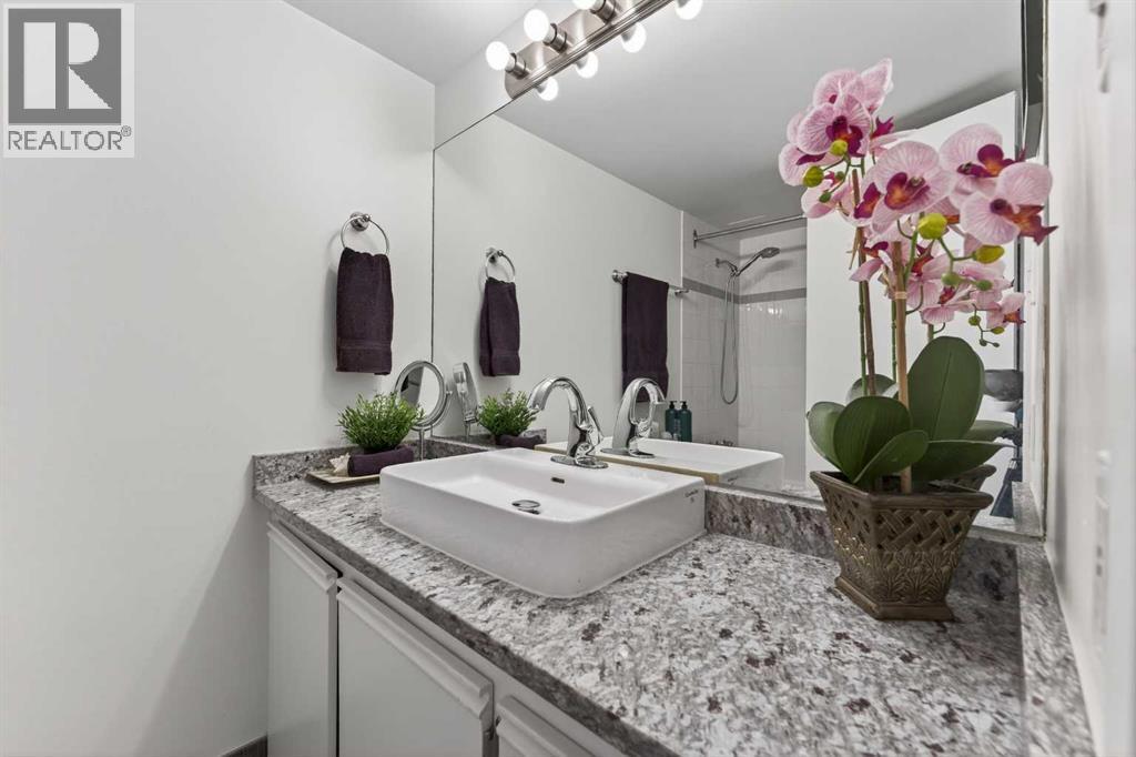 Single Family House for Sale in    Avenue NW Hillhurst Calgary 