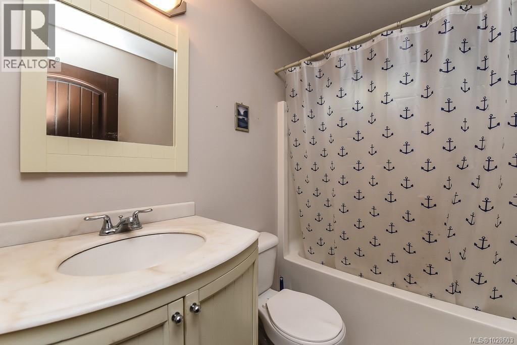 2735 Rydal Ave, Cumberland