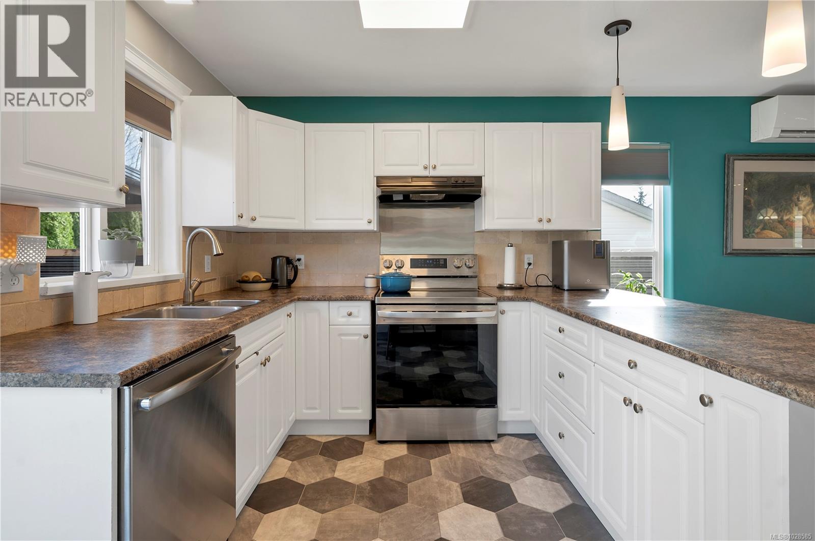 1041 Shellbourne Blvd - 3