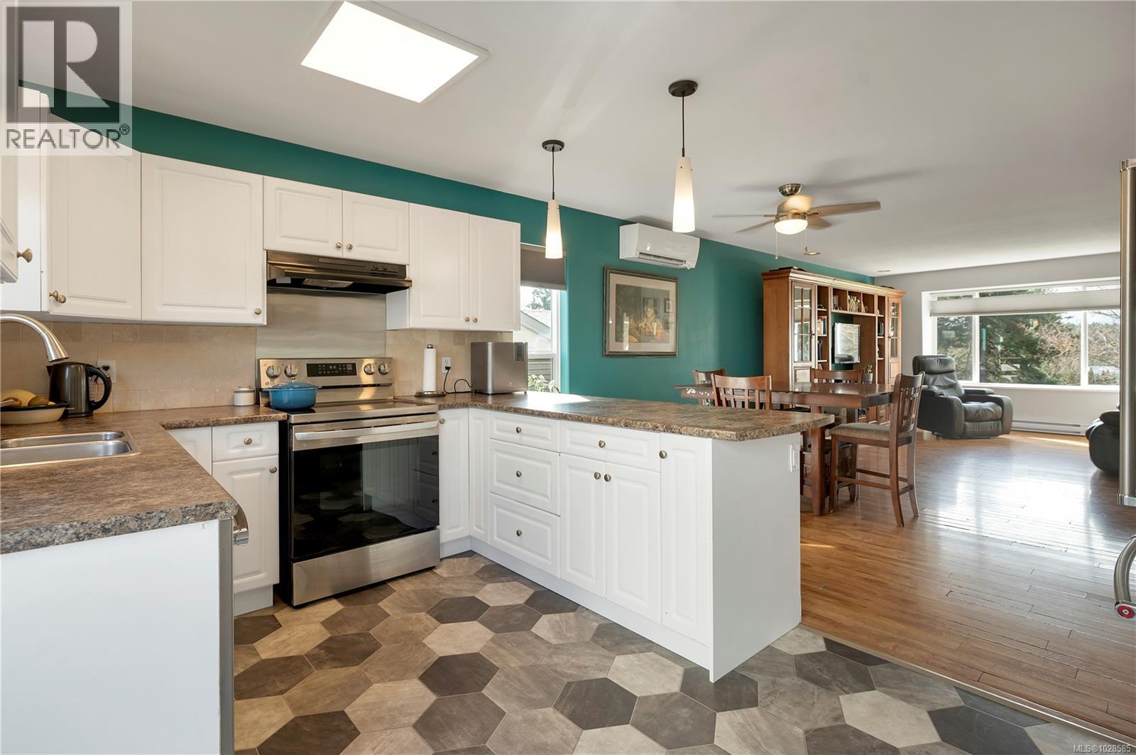 1041 Shellbourne Blvd - 4