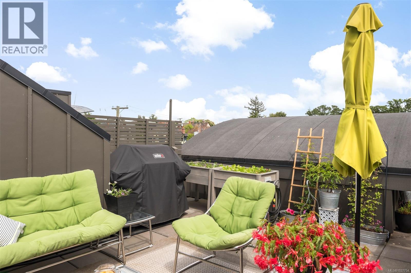 4 1137 Meares St, Victoria