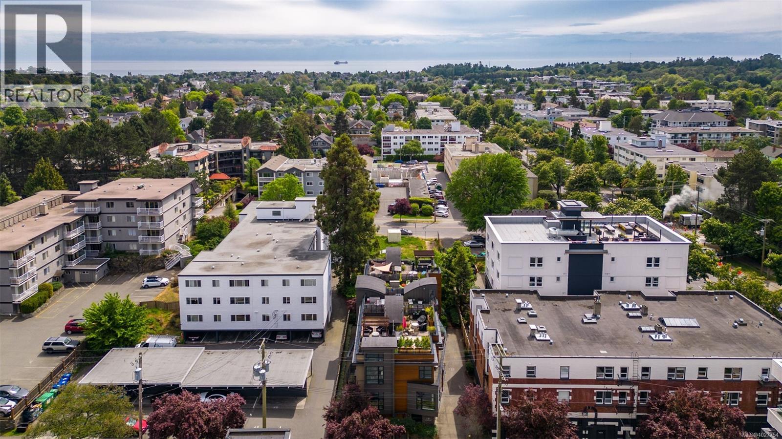 4 1137 Meares St, Victoria