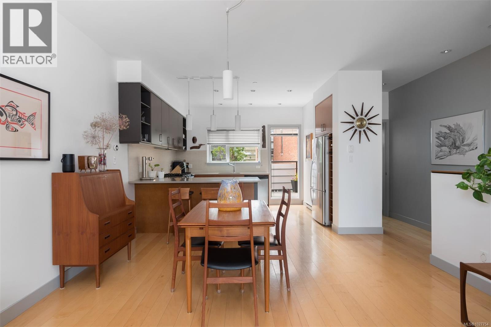 #4 1137 Meares St - 5