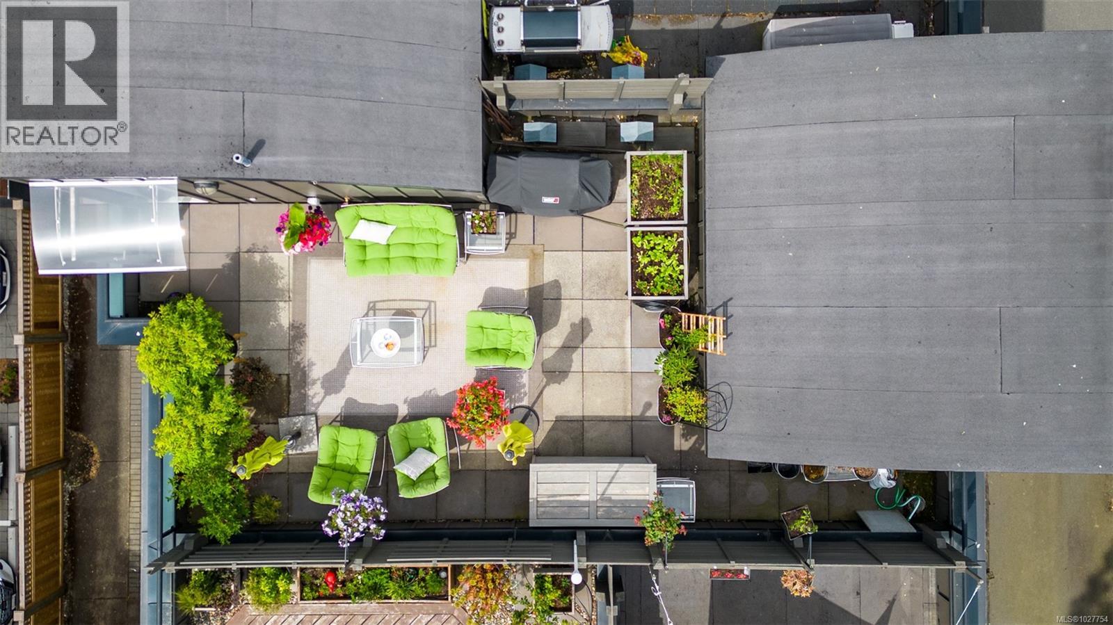 4 1137 Meares St, Victoria