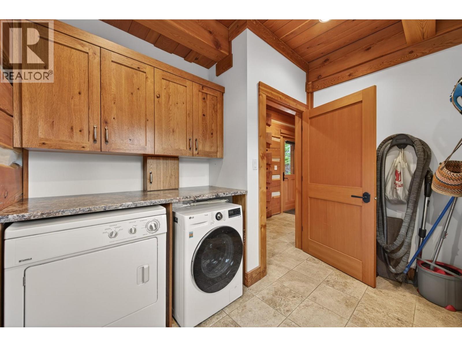 240 BUSBY Road, Merritt