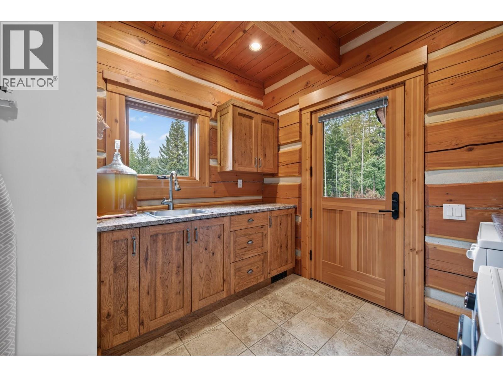 240 BUSBY Road, Merritt