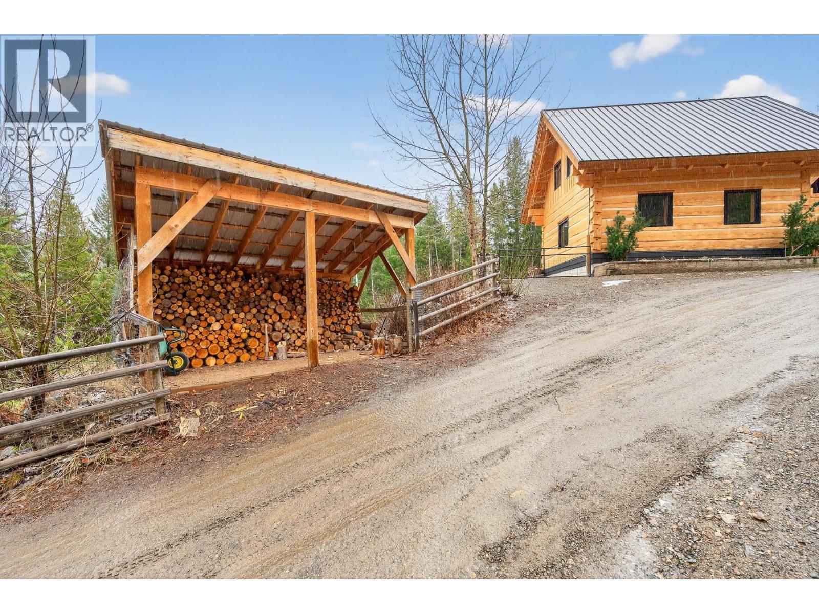 240 BUSBY Road, Merritt