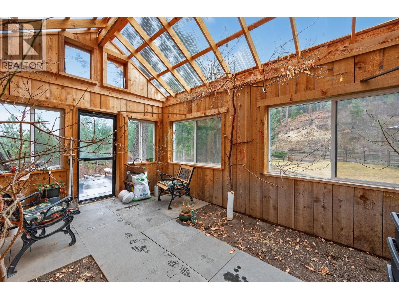 240 BUSBY Road, Merritt