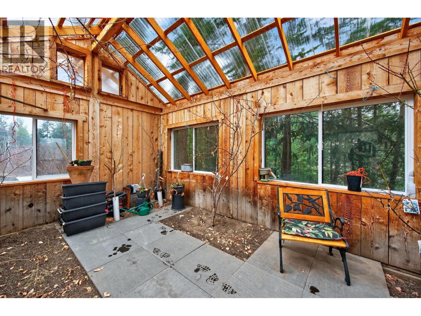 240 BUSBY Road, Merritt