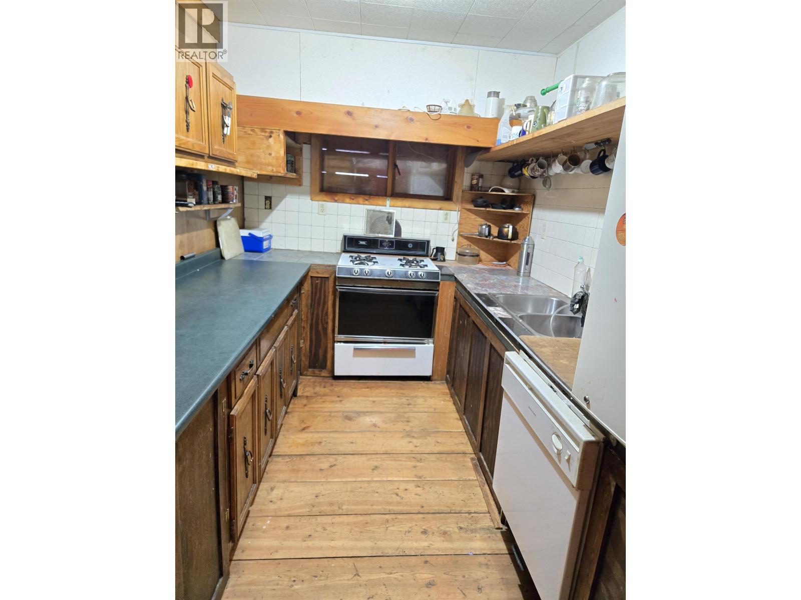 2840 FRANCOIS LAKE ROAD - 11