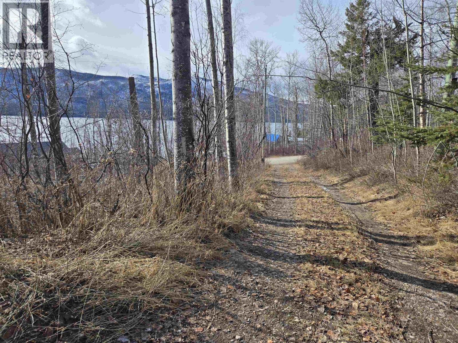 2840 FRANCOIS LAKE ROAD - 38