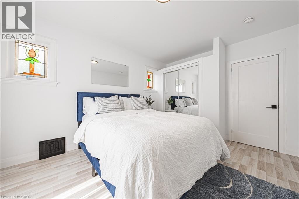 196 WALNUT Street S - 11