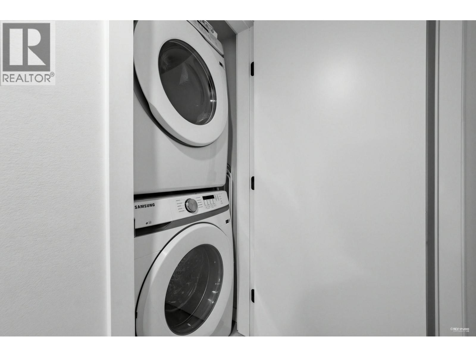 162 565 E 2ND STREET, North Vancouver