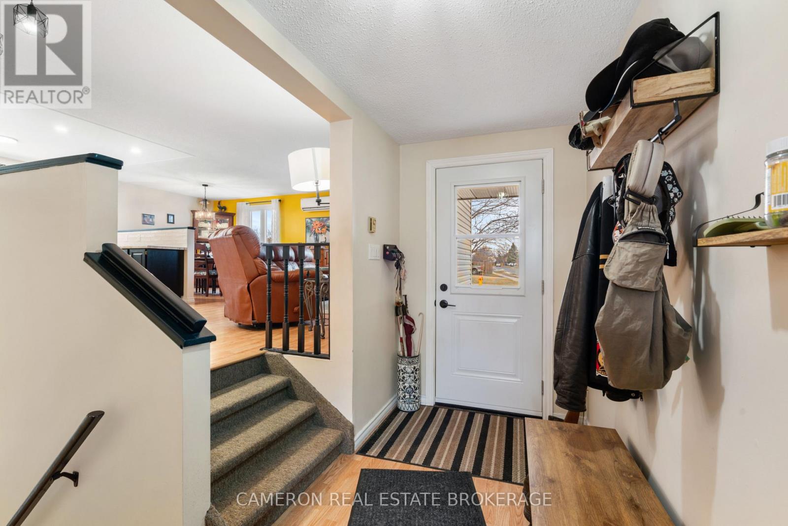 200 ELLEN AVENUE - 2