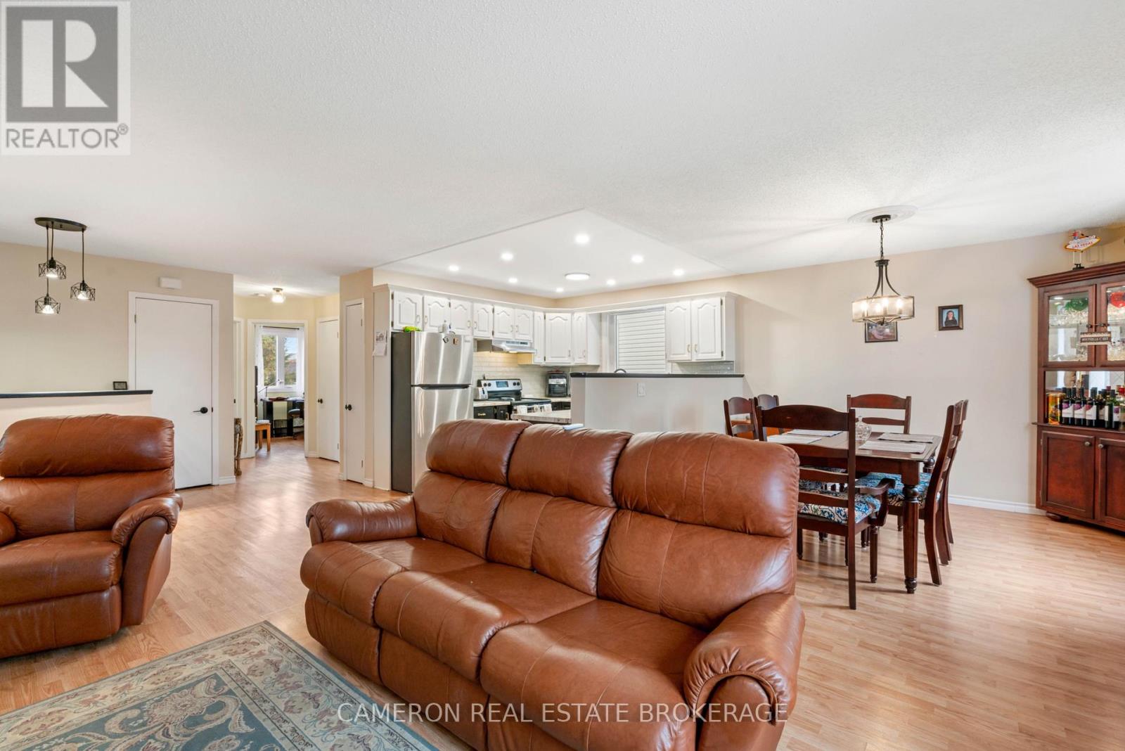 200 ELLEN AVENUE - 5