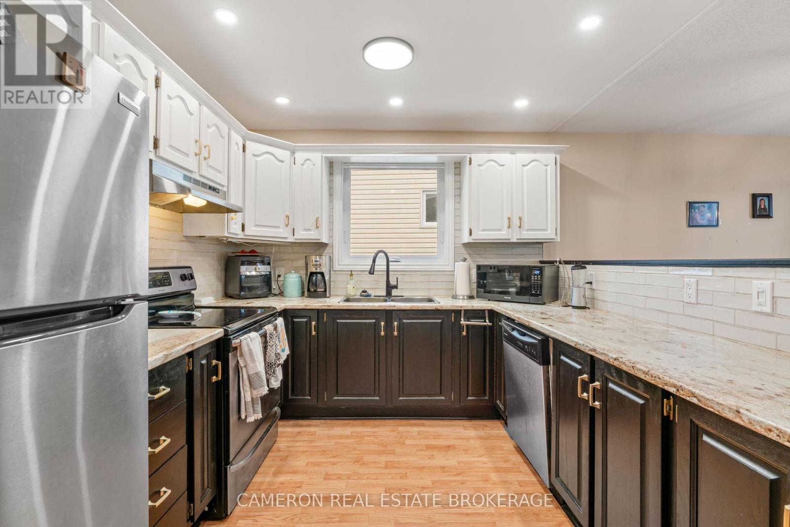 200 ELLEN AVENUE - 8