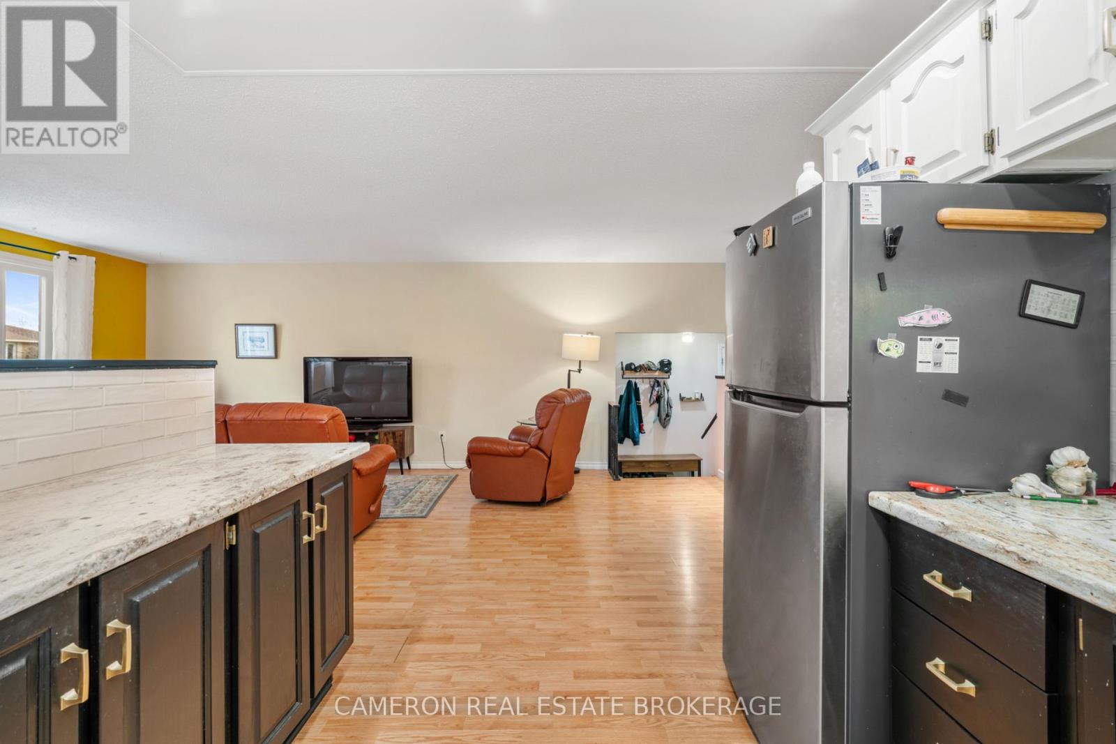 200 ELLEN AVENUE - 9