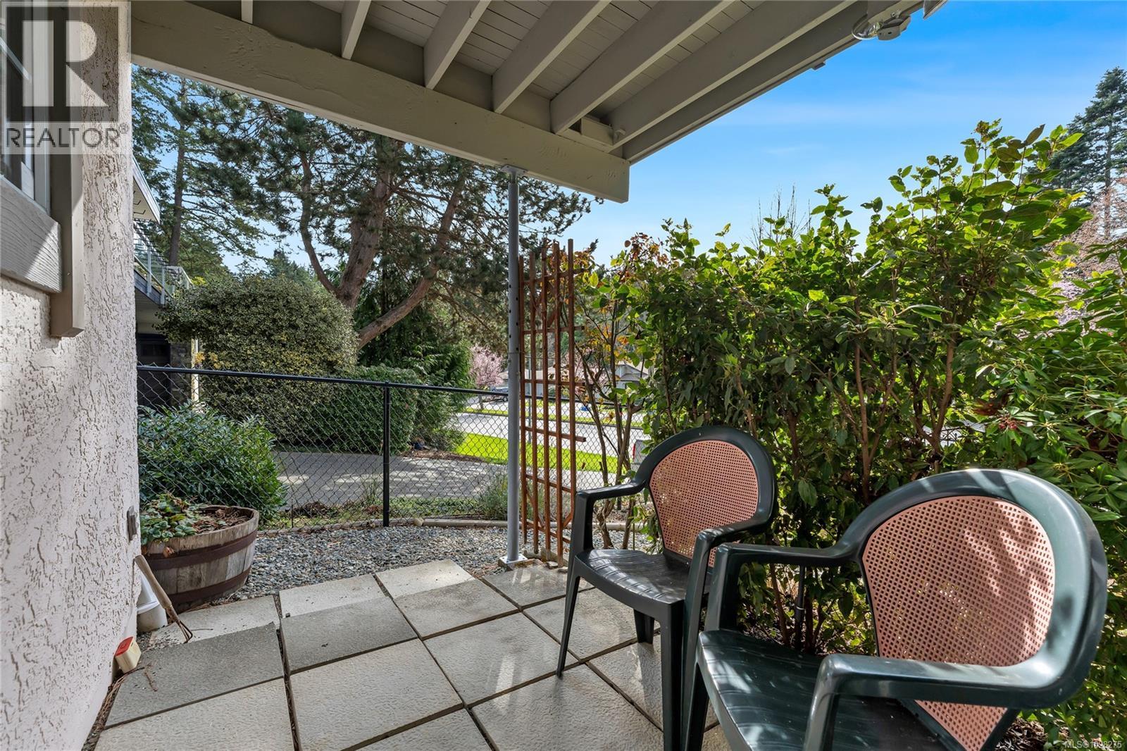 990 SCOTTSWOOD CLOSE - 29