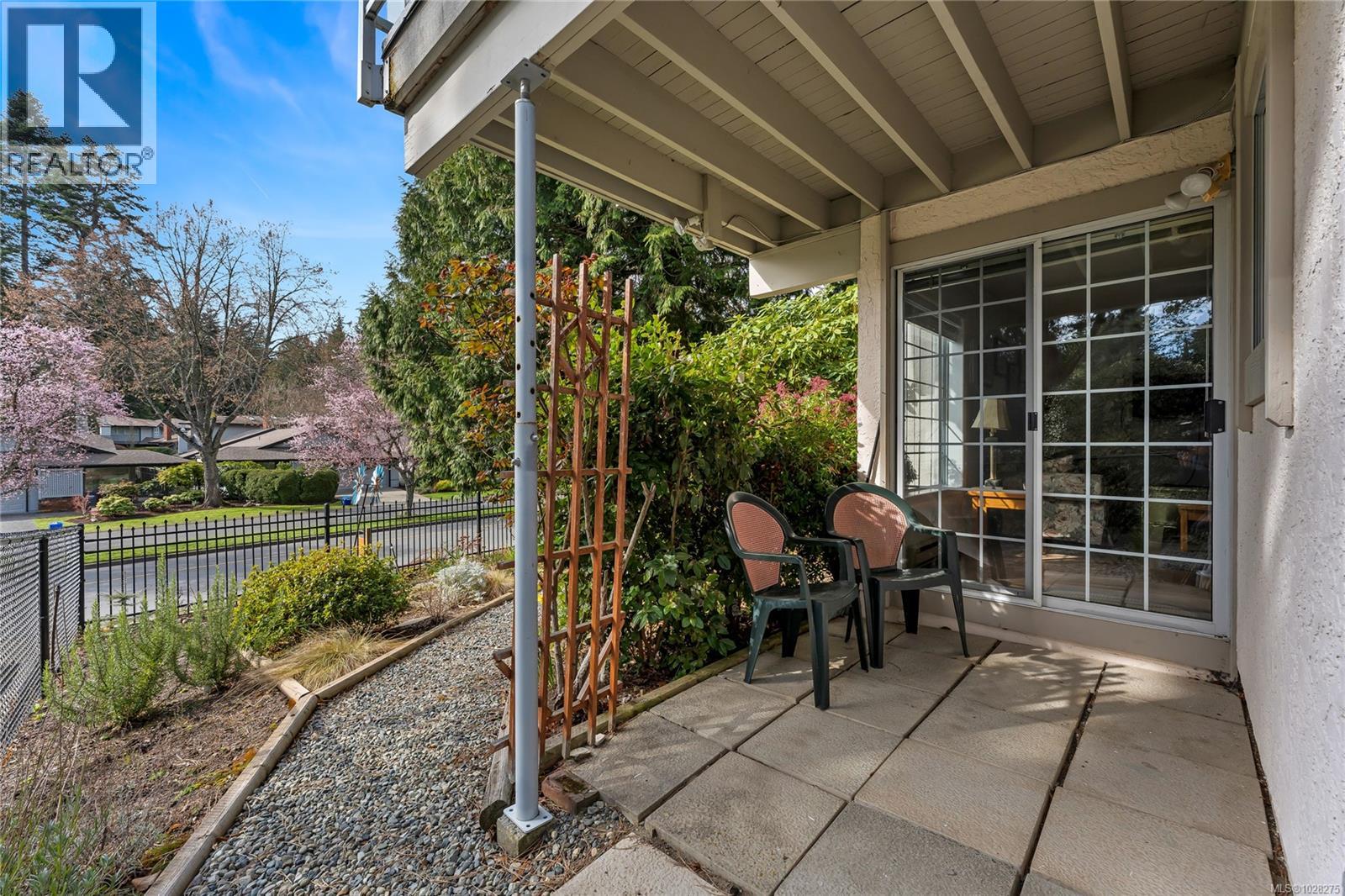 990 SCOTTSWOOD CLOSE - 35