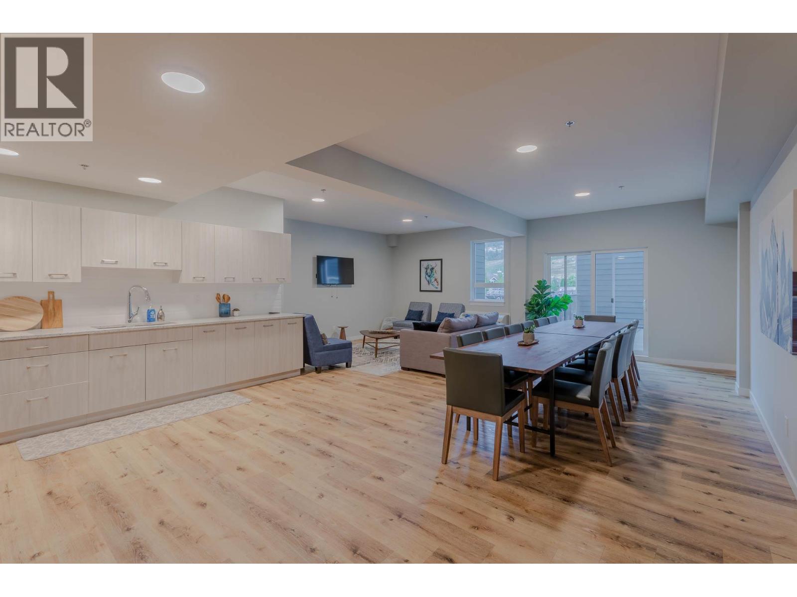 515 722 Valley Road, Kelowna