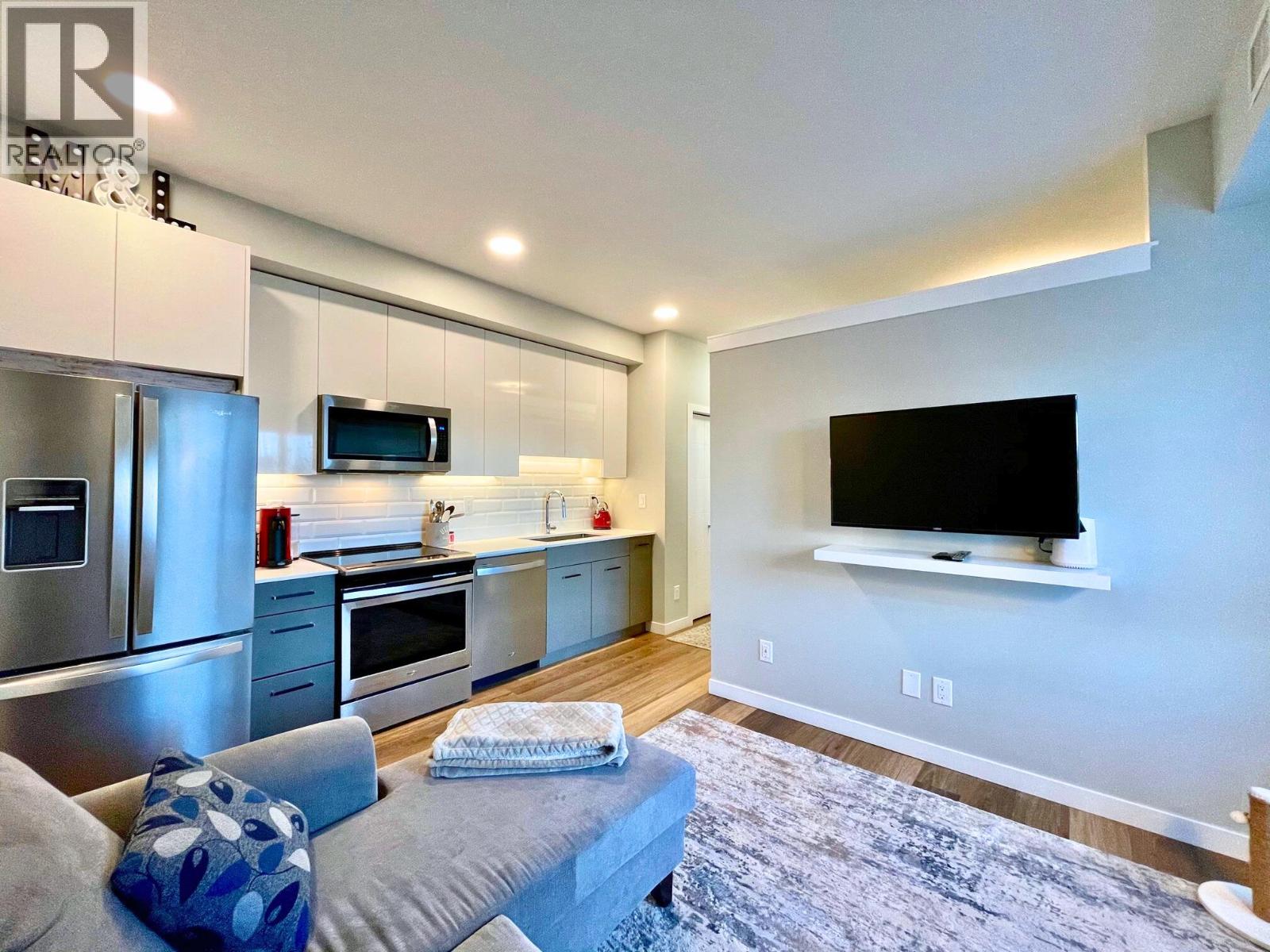 515 722 Valley Road, Kelowna